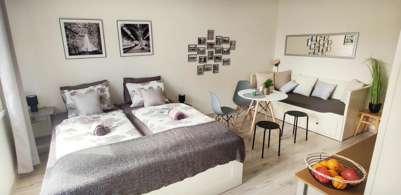 King Size Sunny 19 Minutes To Center Apartment Prag